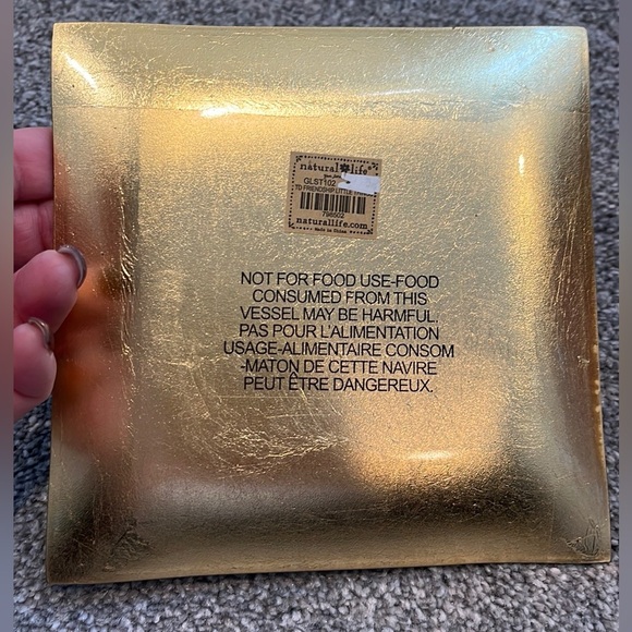 Natural Life “Friendship isn’t one thing, it’s a million little things” plate - Picture 3 of 3